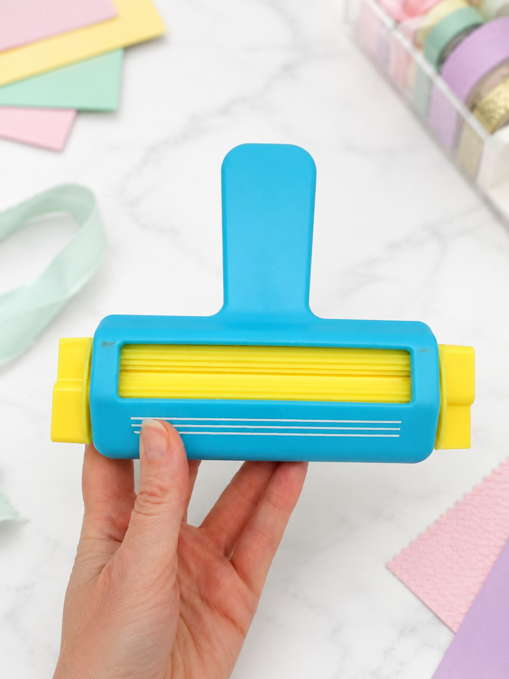 Arts & Crafts : Small Crimping Tool (Blue & Pink)