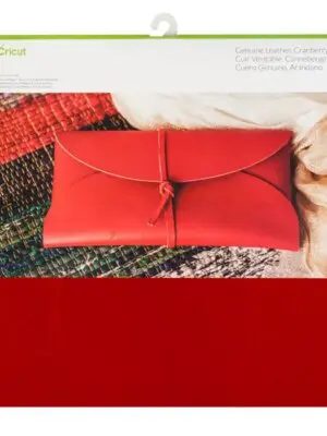 2004017 : Cricut Genuine Leather Cranberry 12X12 (Maker)