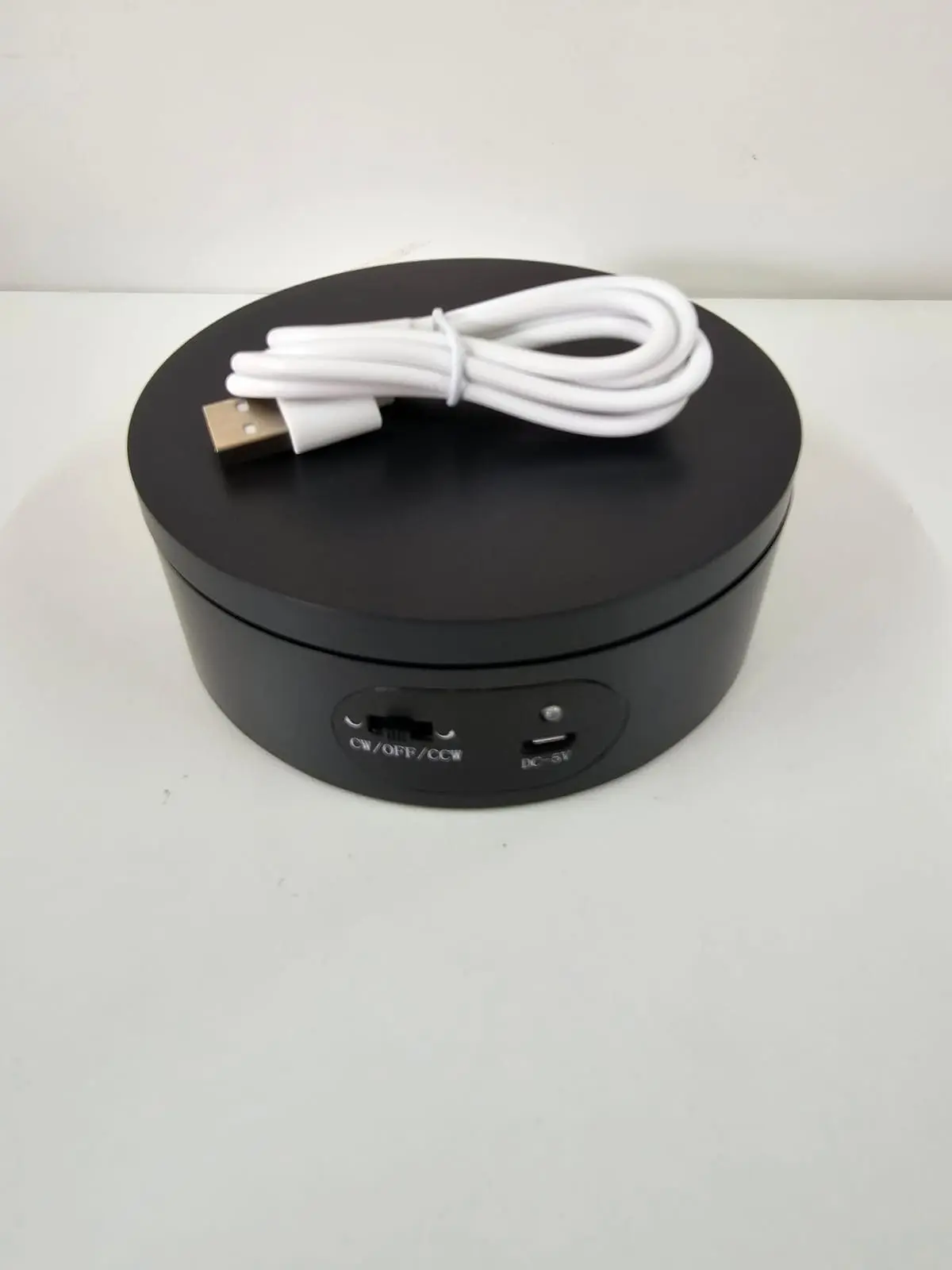 Tech : 2 in 1 Dual Battery or USB Automatic Turntable Display