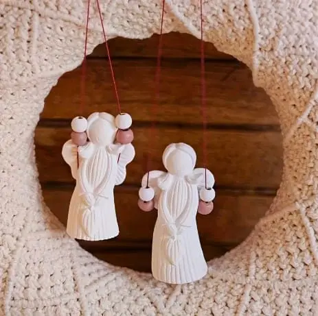 Angel Holding Heart Silicone Mould (AngHrt-Hold) 4 Silicone Mould : 1 Piece Angel Holding Heart Silicone Mould (AngHrt-Hold)