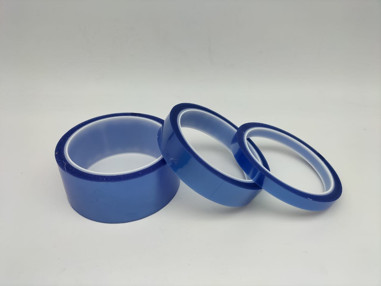 thumbnail interactive-video image 1 of 2 Rolls Heat-Resistant Blue Tape – 20mm X 33m High-Temp Polyimide Tape For Soldering & Crafts 1 of 11