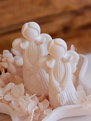 Angel Holding Heart Silicone Mould (AngHrt-Hold)5.jpg Silicone Mould : 1 Piece Angel Holding Heart Silicone Mould (AngHrt-Hold)